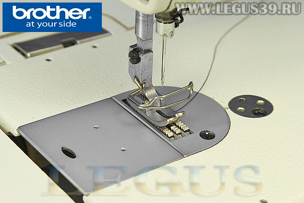 Промышленная прямострочная швейная машина Brother S1000A-5