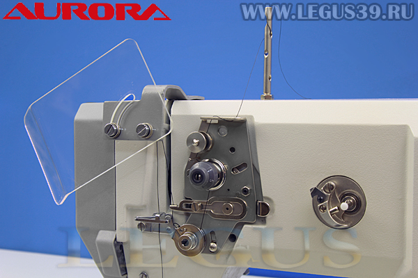 Промышленная швейная машина Aurora A-2401 с продвижным прижимным роликом-лапкой, нижней роликовой подачей и игольным продвижением материала с вертикальным челноком. для пошива кожи и тяжелых материалов (Аналог PFAFF 441).