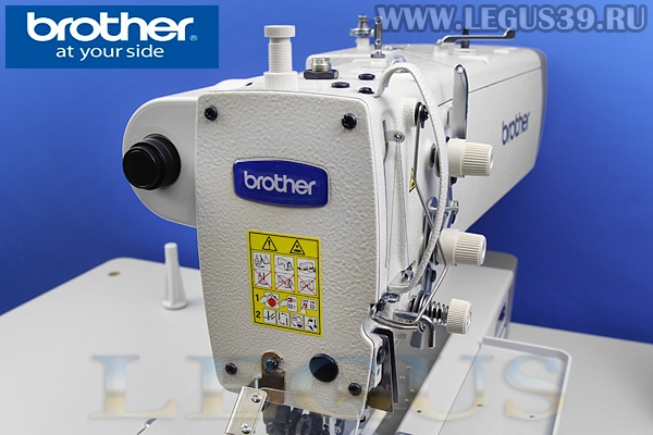 Петельная швейная машина Brother HE-800B-02 для текстильных тканей для выполнения прямой петли до 40 мм при производстве рубашек, блузок