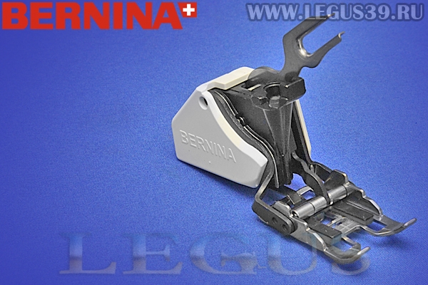 Лапка 008969.72.00 верхнего транспортера Bernina №50 для машинной стежки с подачей материала транспортером по прямым линиям, для работы с материалами с плохим скольжением, а также с материалами, склонными к смещению слоев. для всех швейных машин Bernina Activa 125, 135, 145, 210, 215, 220, 230, 240, 330, 350, 350PE, 380, 1204; Bernina Virtuosa 150, 153, 155, 160, 163; Bernina Artista 165, 170, 180, 185, 200, 630, 640, 730; Bernina Aurora 430, 435, 440QE, 450, 1405; Bernina 820, 830.